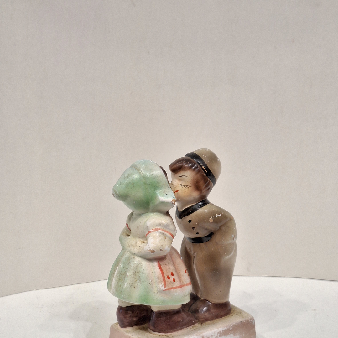 Bibelot, O beijo, Menino e Menina  5