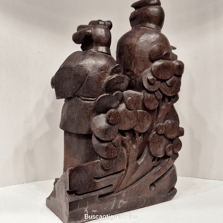 Fragmento de antiga escultura em madeira 2