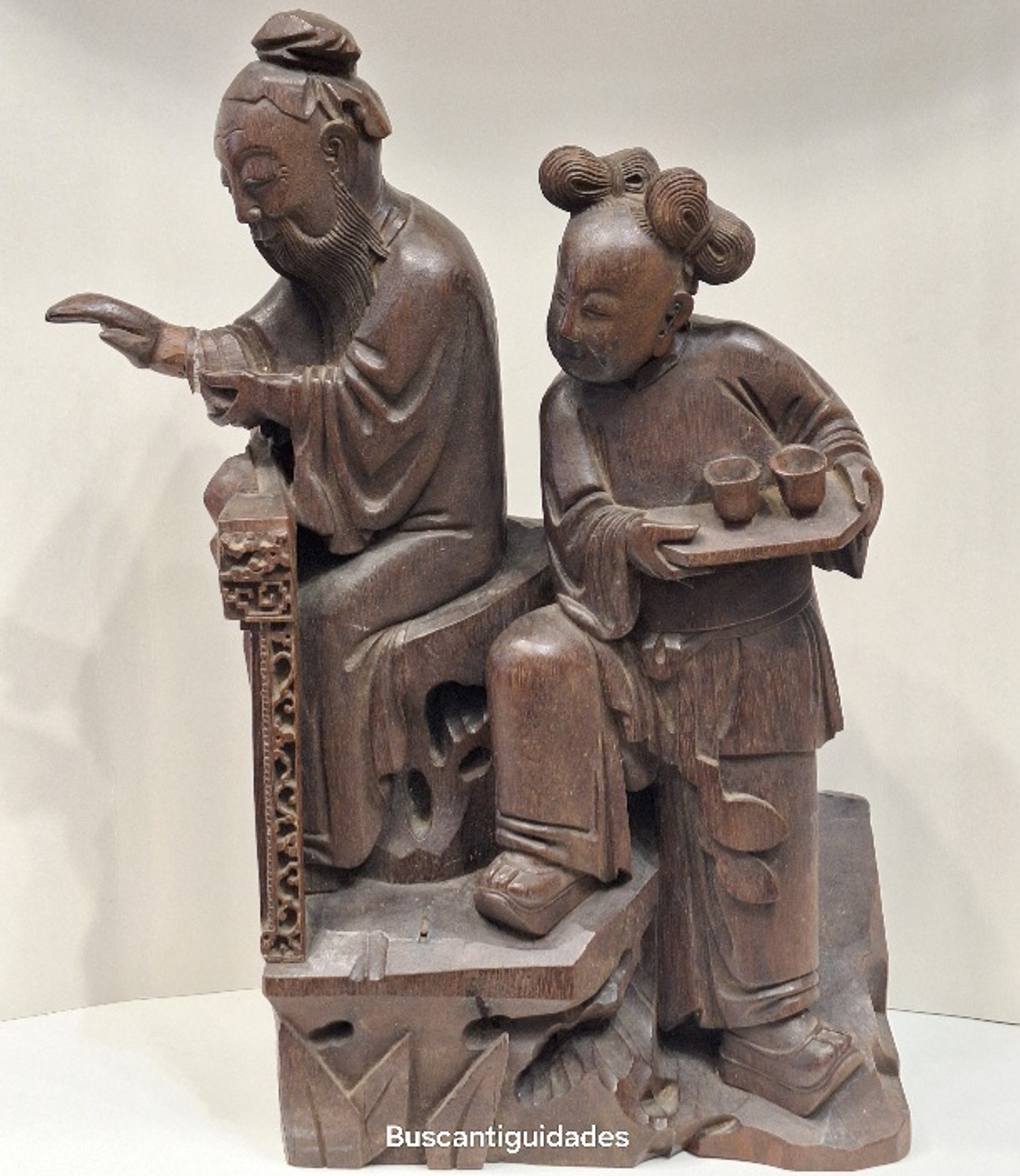 Fragmento de antiga escultura em madeira 5