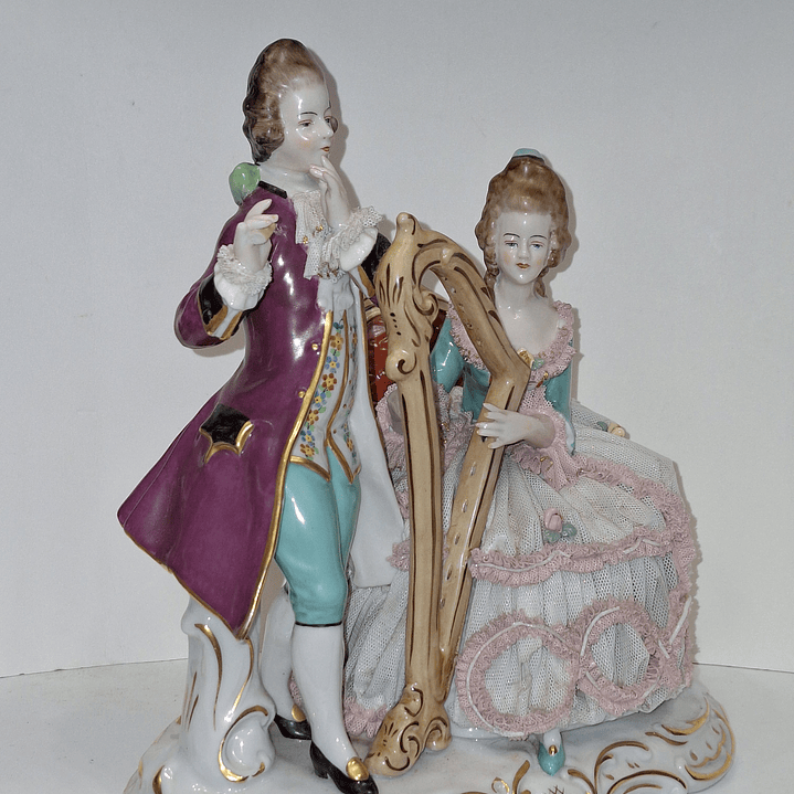 Grupo escultorico porcelana alemã  5