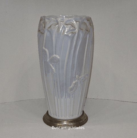 Vaso em cerâmica iridescente 