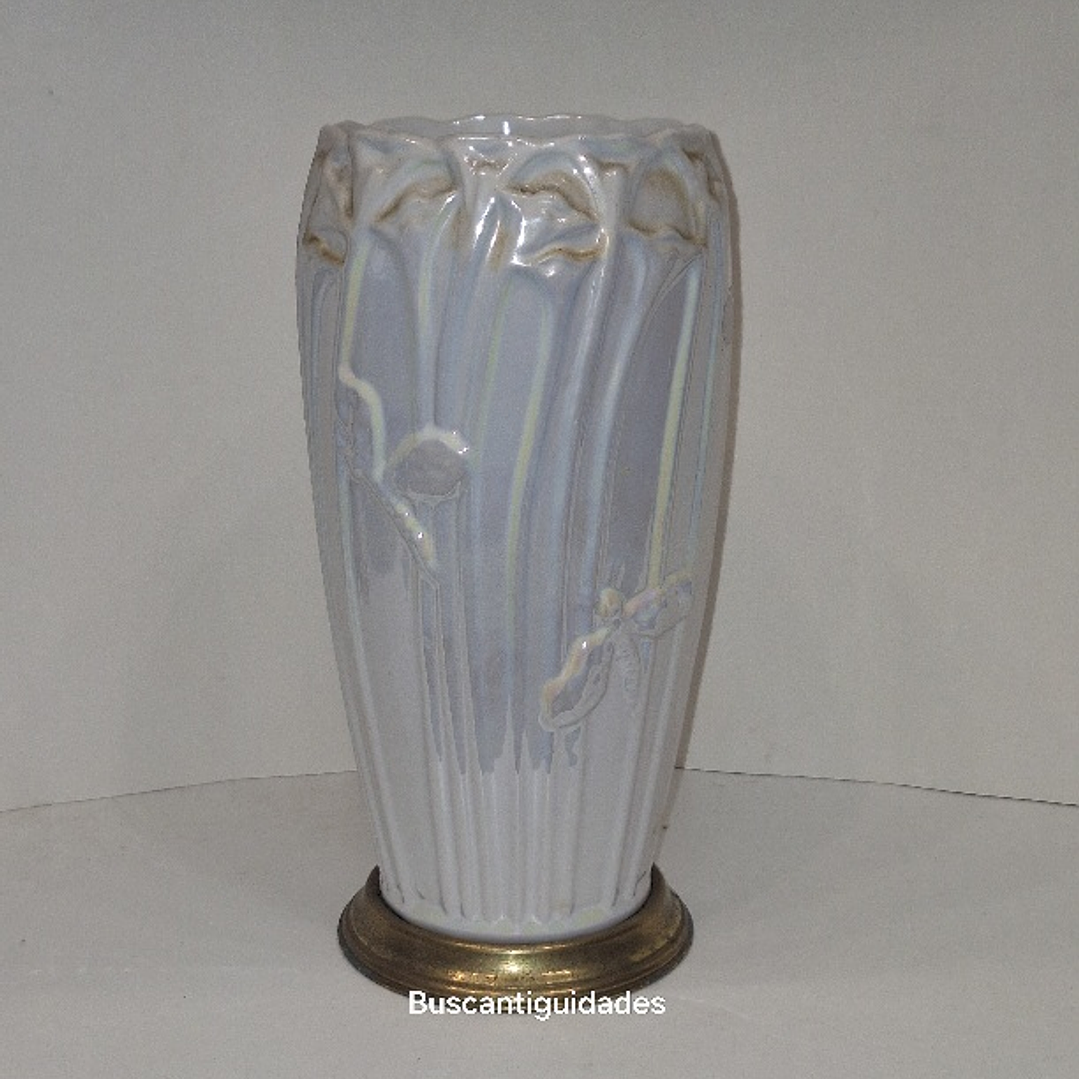 Vaso em cerâmica iridescente  1