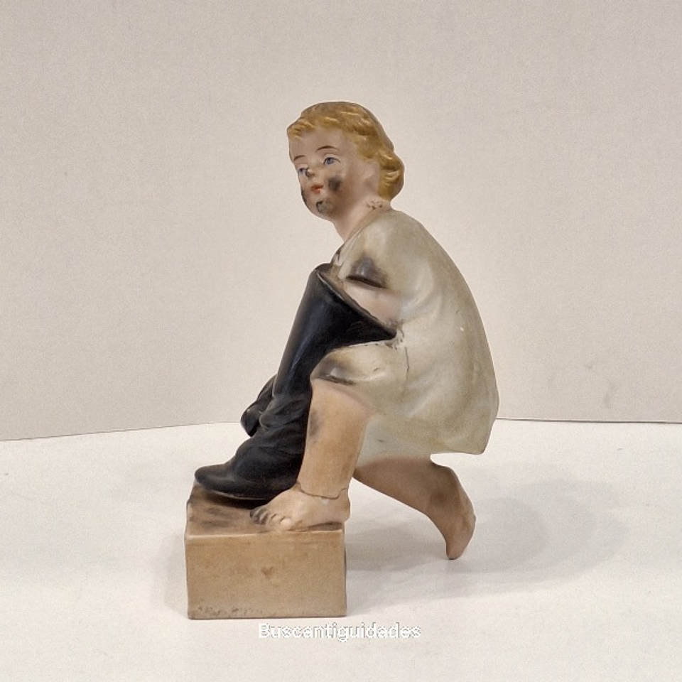 Jovem engraxate em buscuit  3