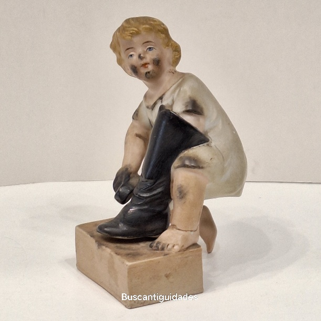 Jovem engraxate em buscuit  4