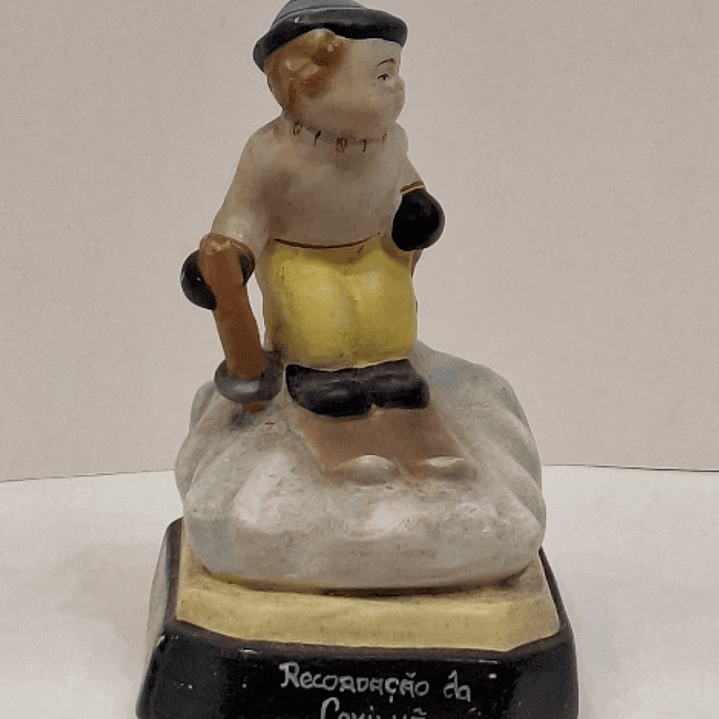 Bibelot, Menina com esqui 2