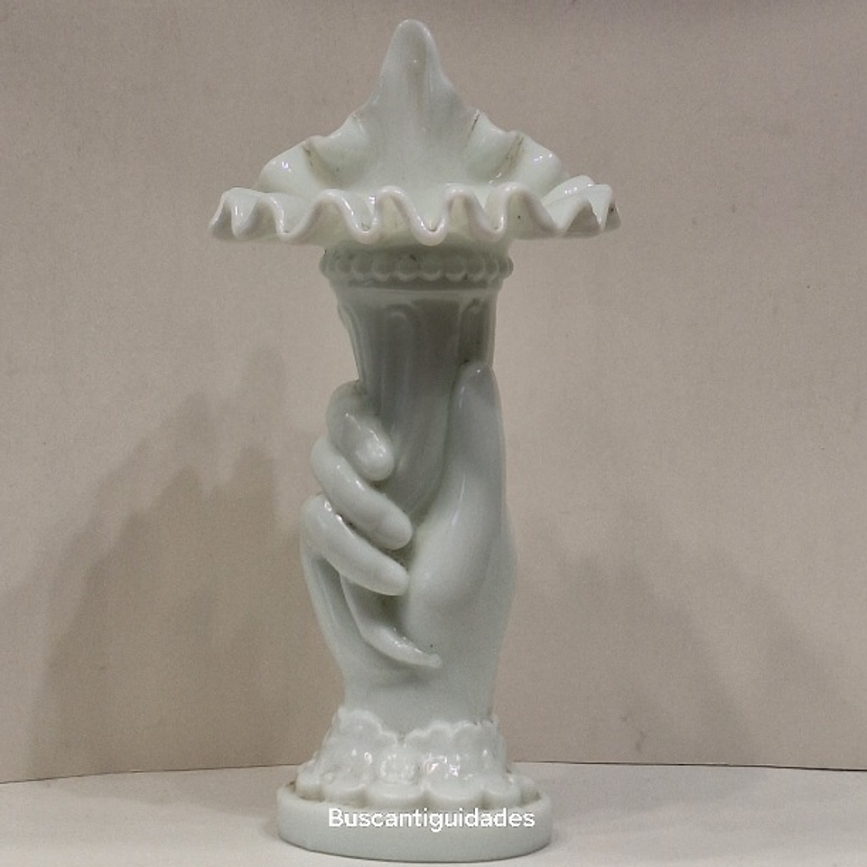 Jarra tulipeira mão com cornucópia  1