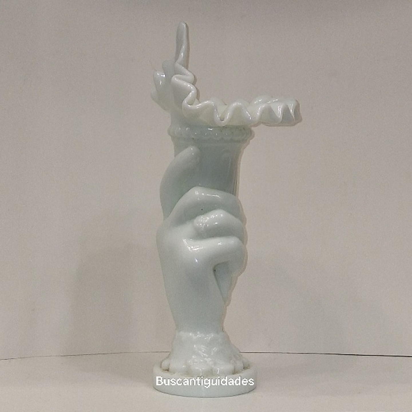 Jarra tulipeira mão com cornucópia  2