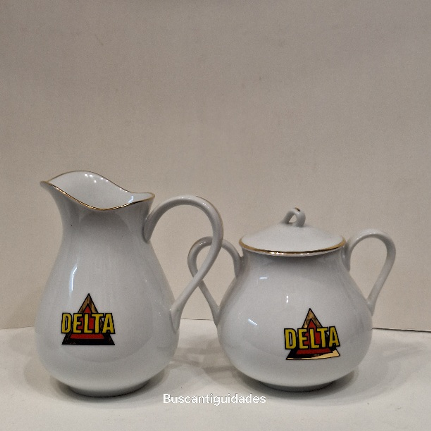 Bule e Açucareiro,  lote Ouro, Delta 2