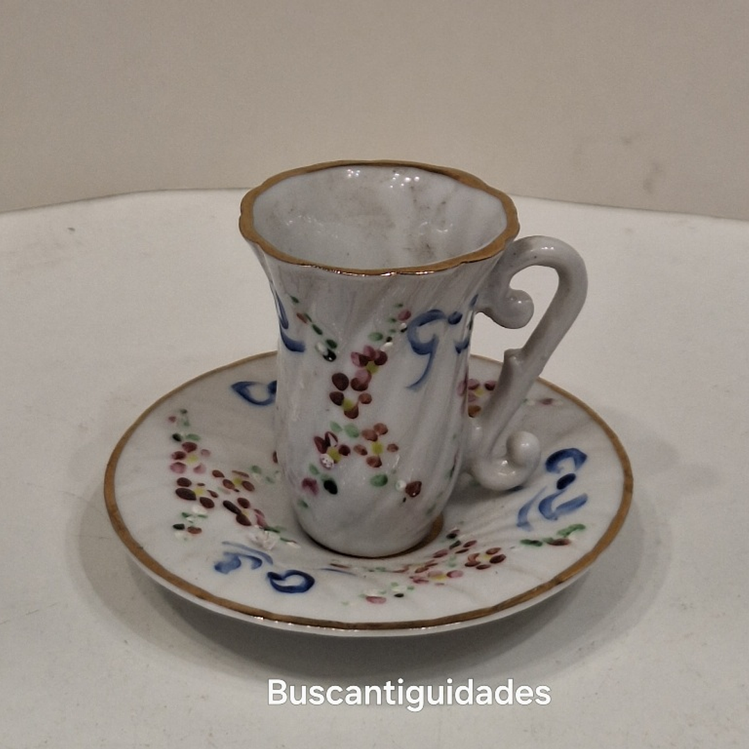 Mini xícara em porcelana  2