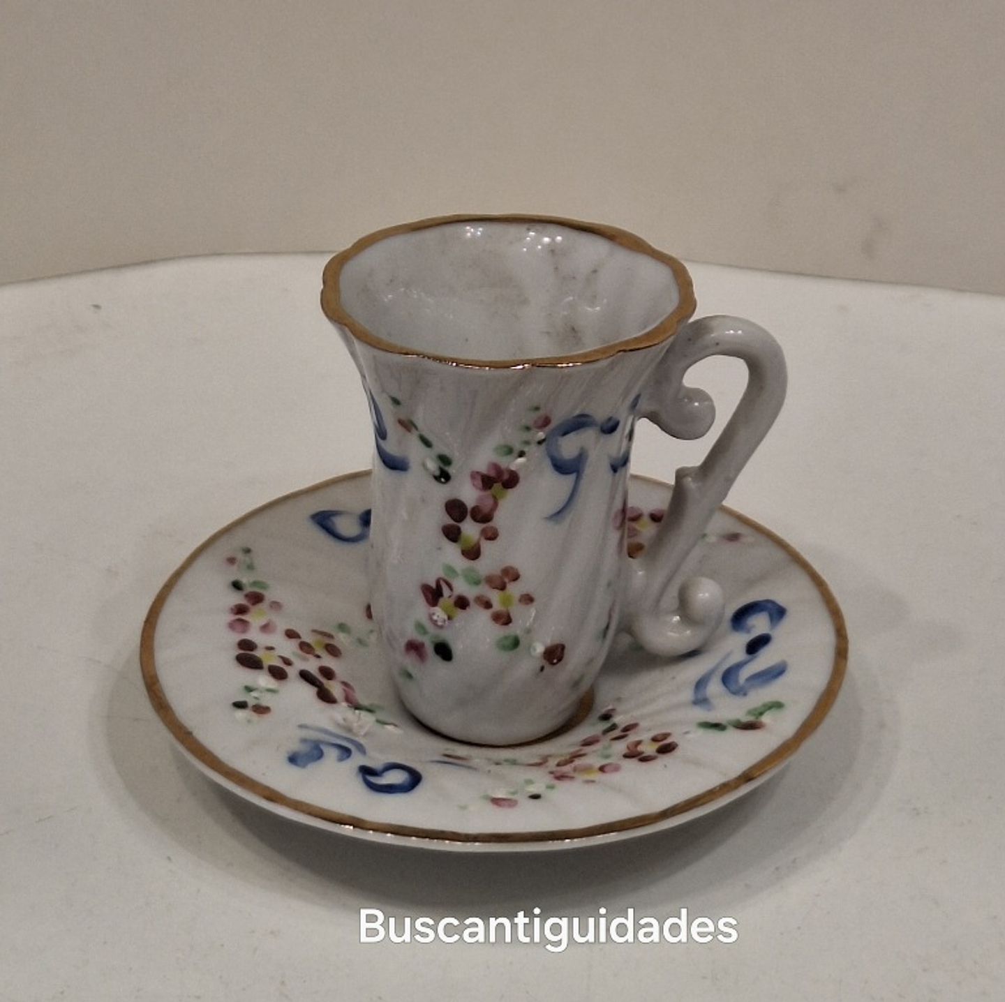 Mini xícara em porcelana  2