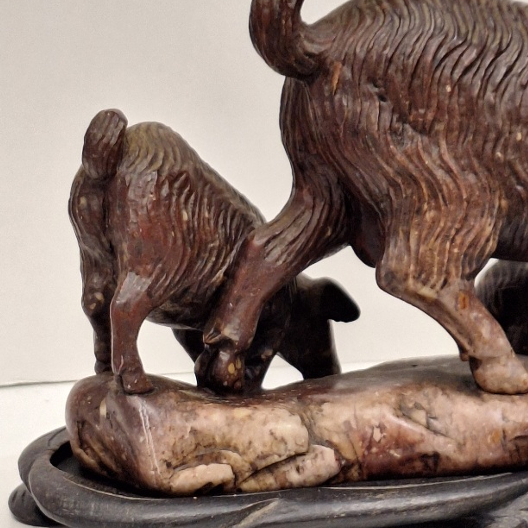Escultura chinesa em pedra dura, Cabras 5