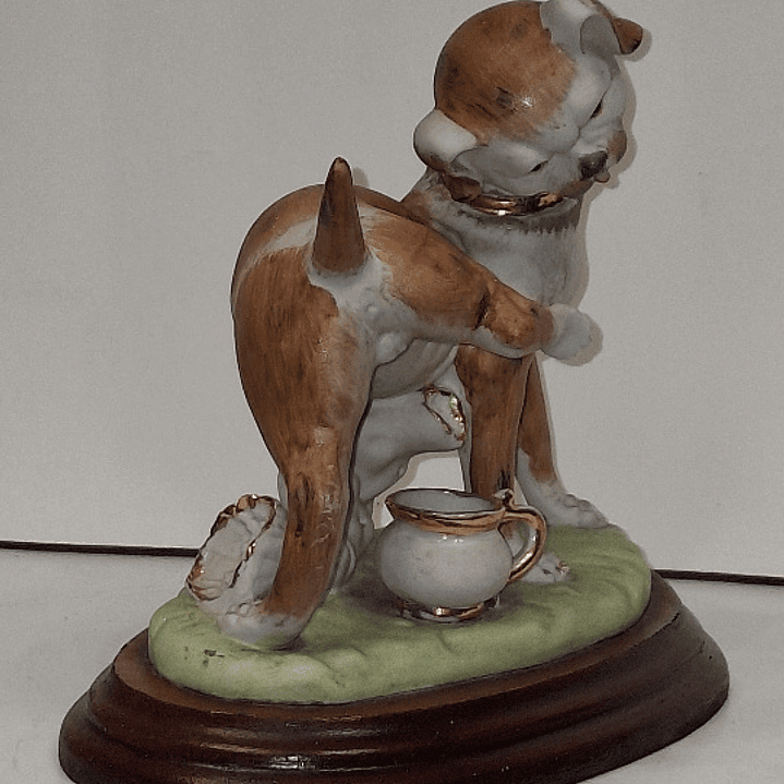 Bibelot em biscuit policromado, cão  3