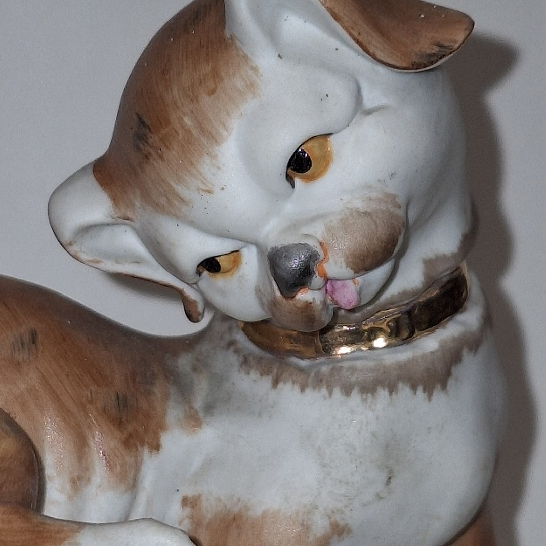 Bibelot em biscuit policromado, cão  4