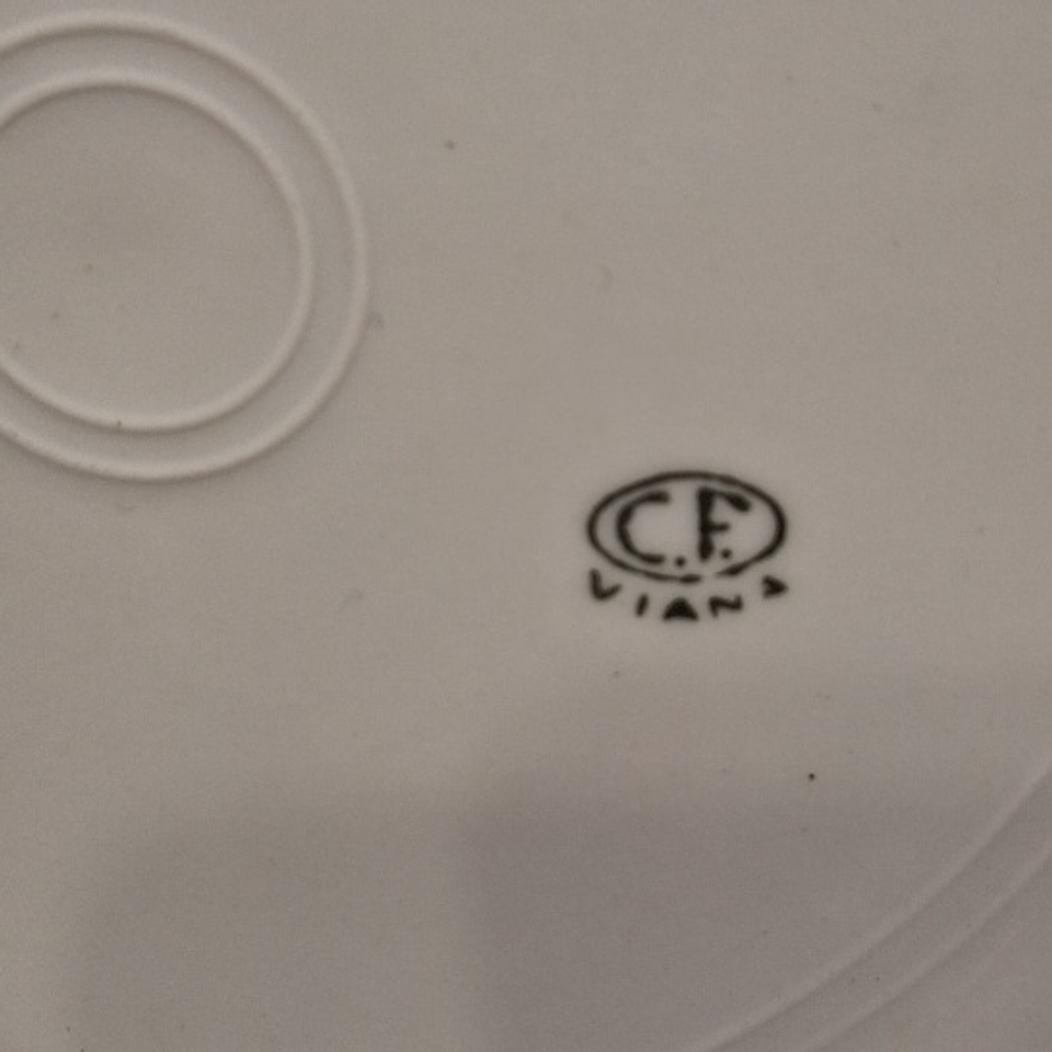 Medalhão em porcelana de Viana do Castelo  3