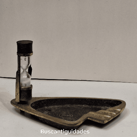 Cinzeiro com ampulheta da Esso