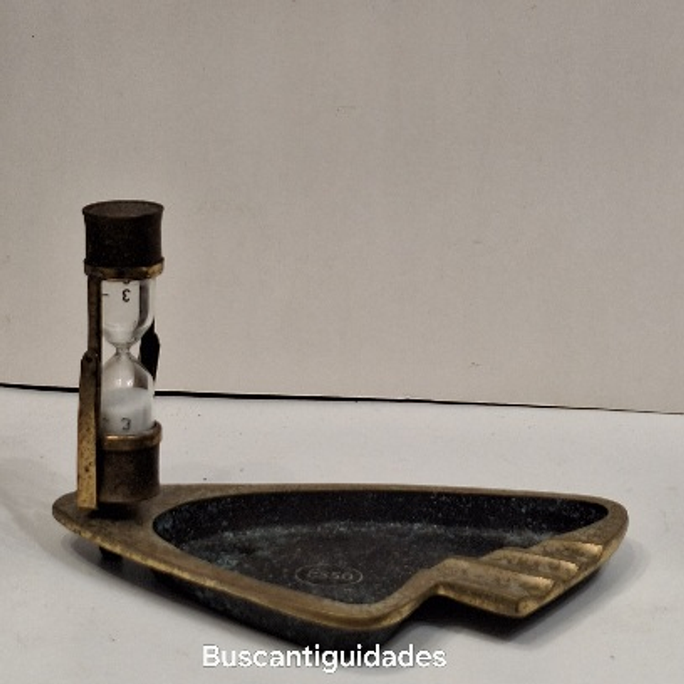 Cinzeiro com ampulheta da Esso 1