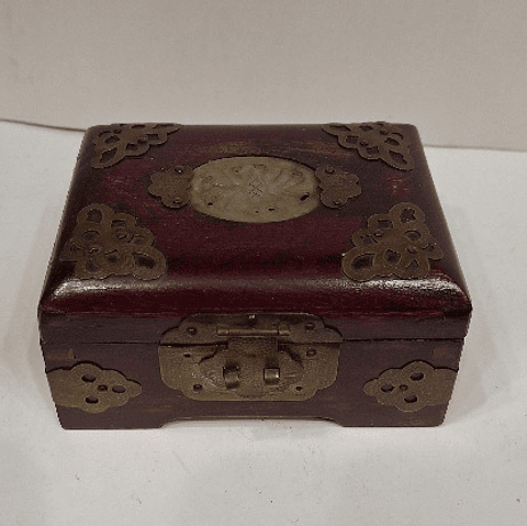 Caixa porta-Jóias, madeira,  latão e Jade