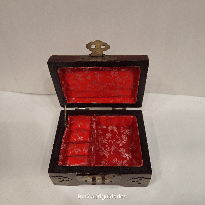 Caixa porta-Jóias, madeira,  latão e Jade 3