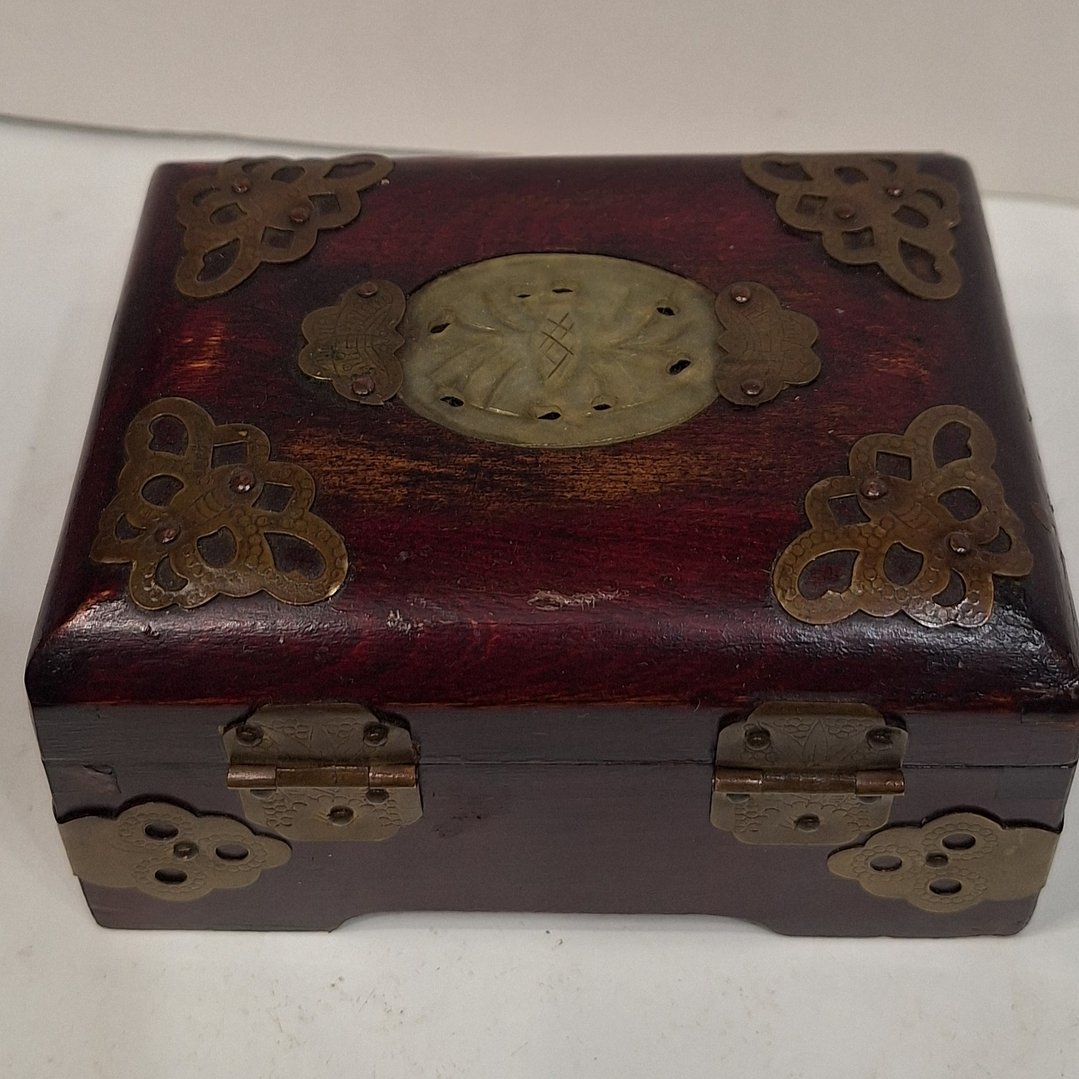 Caixa porta-Jóias, madeira,  latão e Jade 5