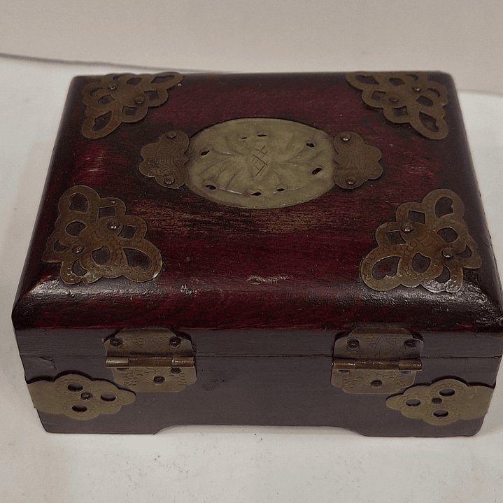 Caixa porta-Jóias, madeira,  latão e Jade 5