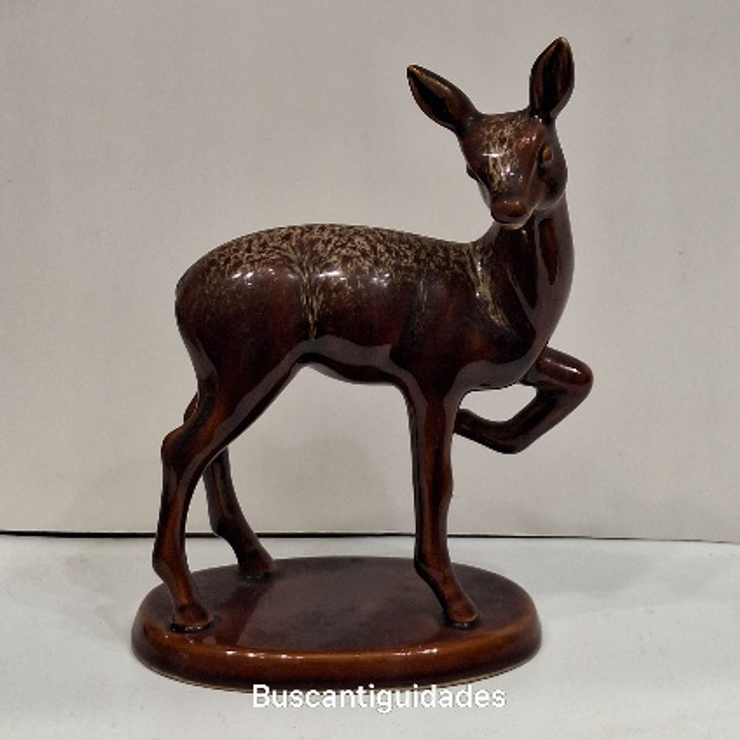 Estatueta da F. Subtil, Corça  1