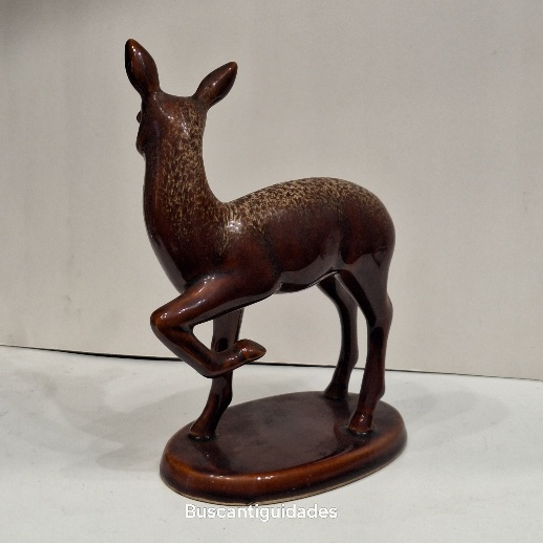 Estatueta da F. Subtil, Corça  3