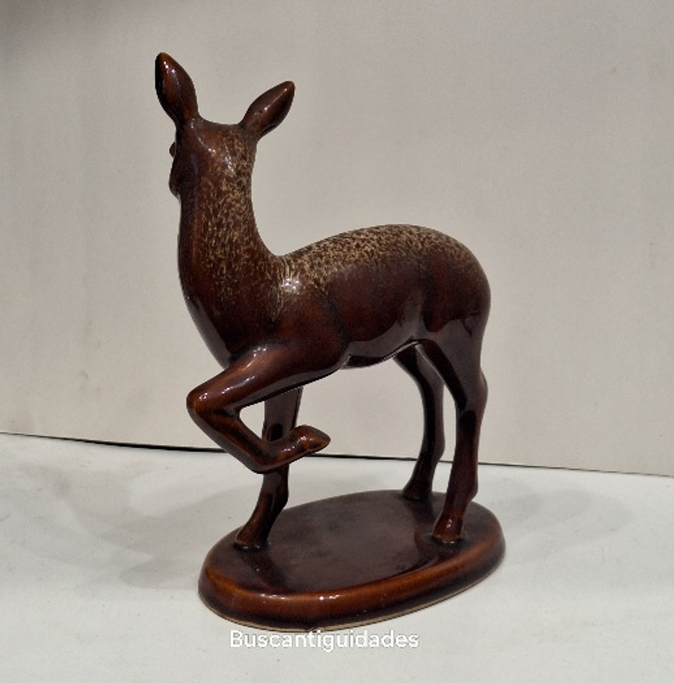 Estatueta da F. Subtil, Corça  3