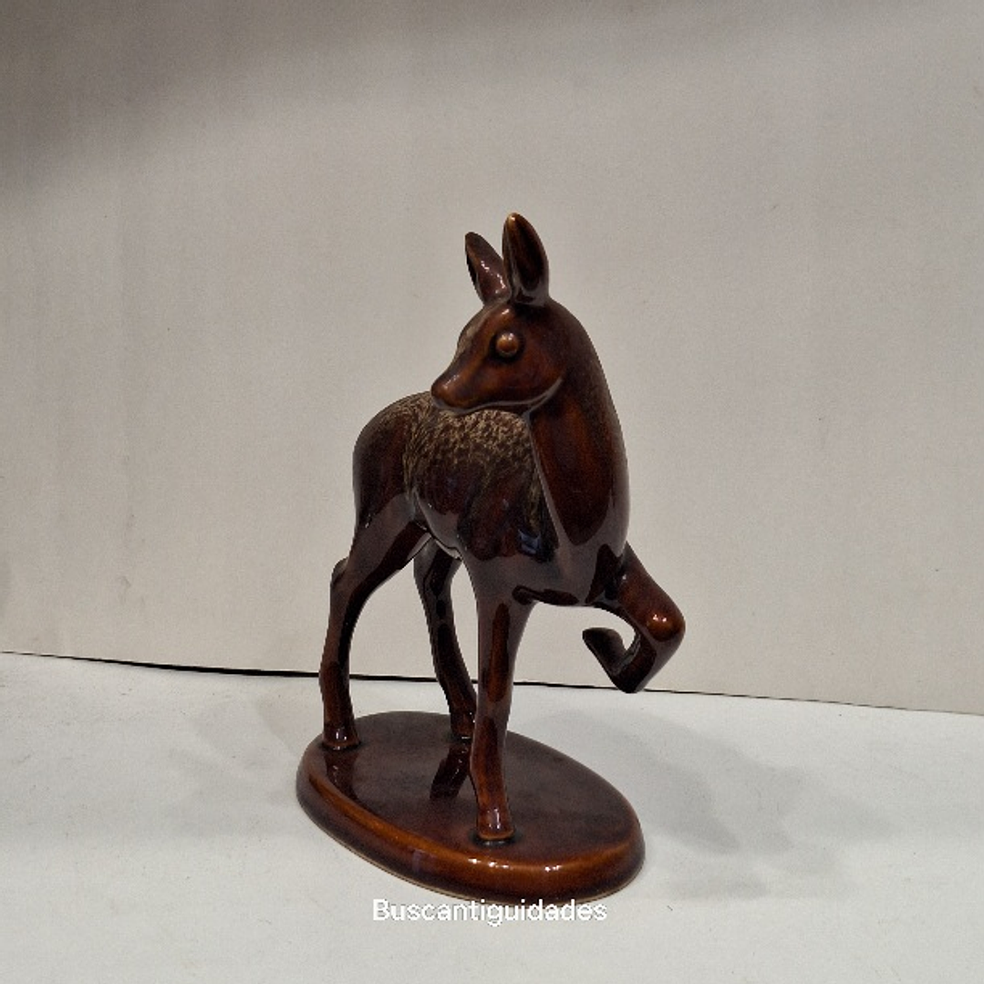 Estatueta da F. Subtil, Corça  5