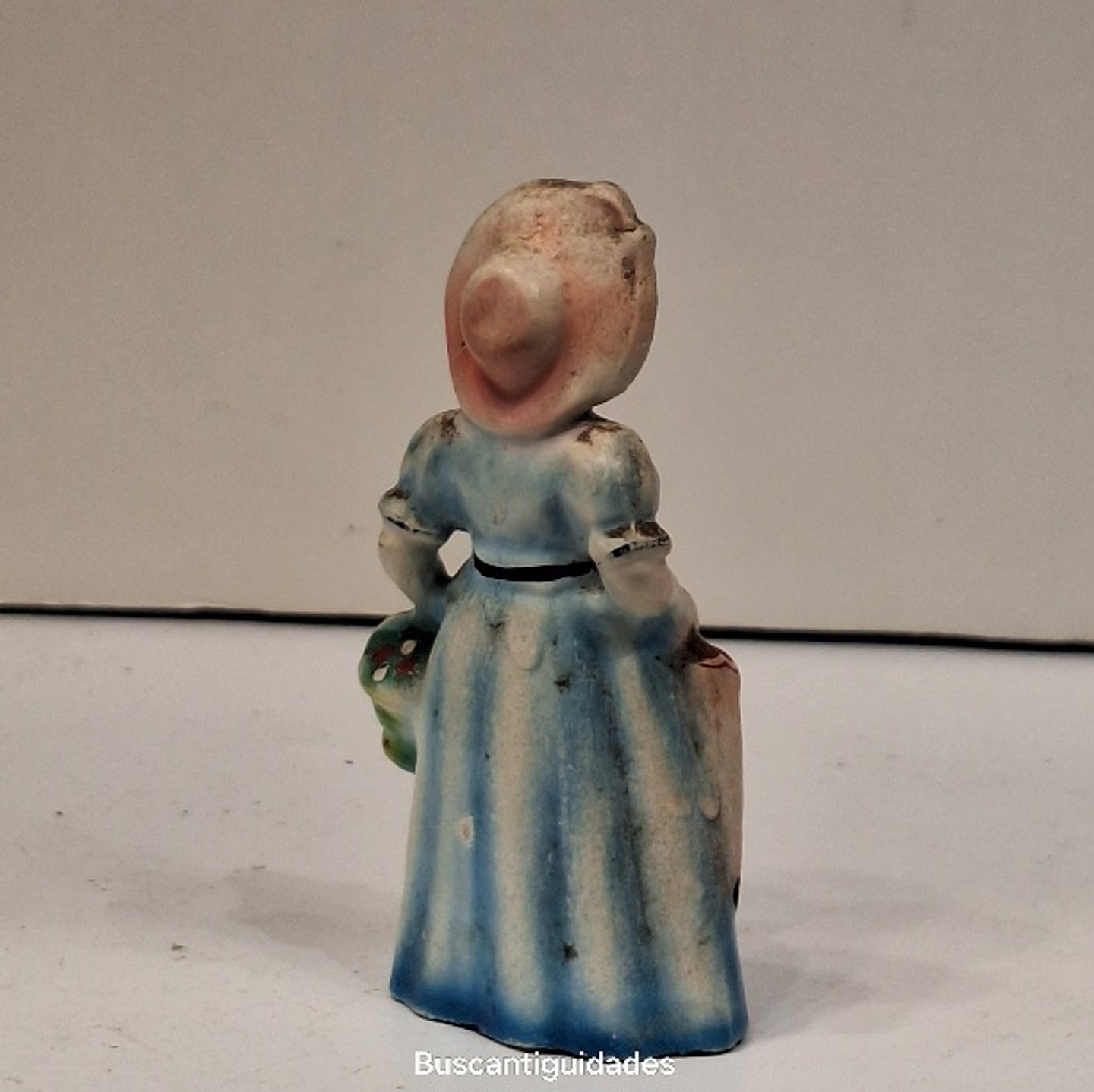 Bibelot, dama antiga com flores  2