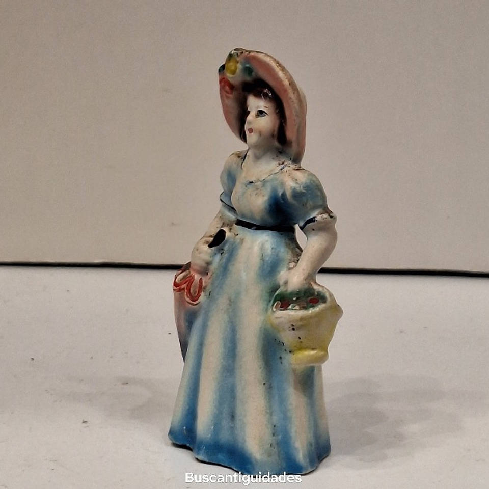 Bibelot, dama antiga com flores  3