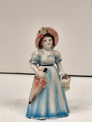 Bibelot, dama antiga com flores 