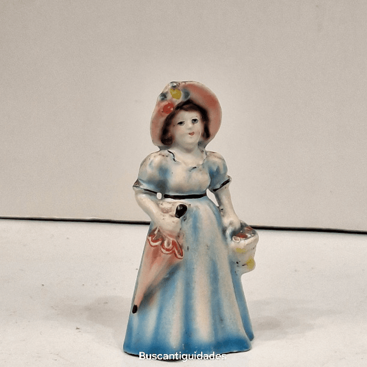 Bibelot, dama antiga com flores  1