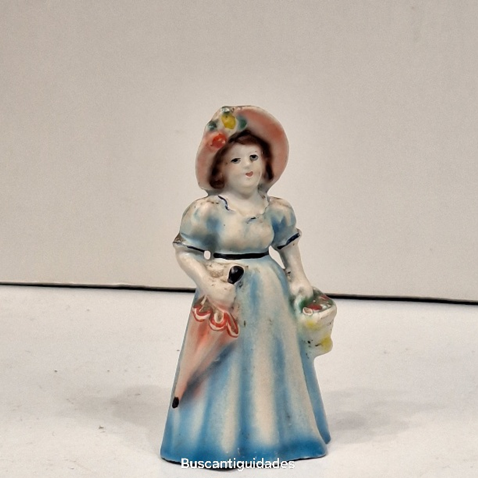 Bibelot, dama antiga com flores  1