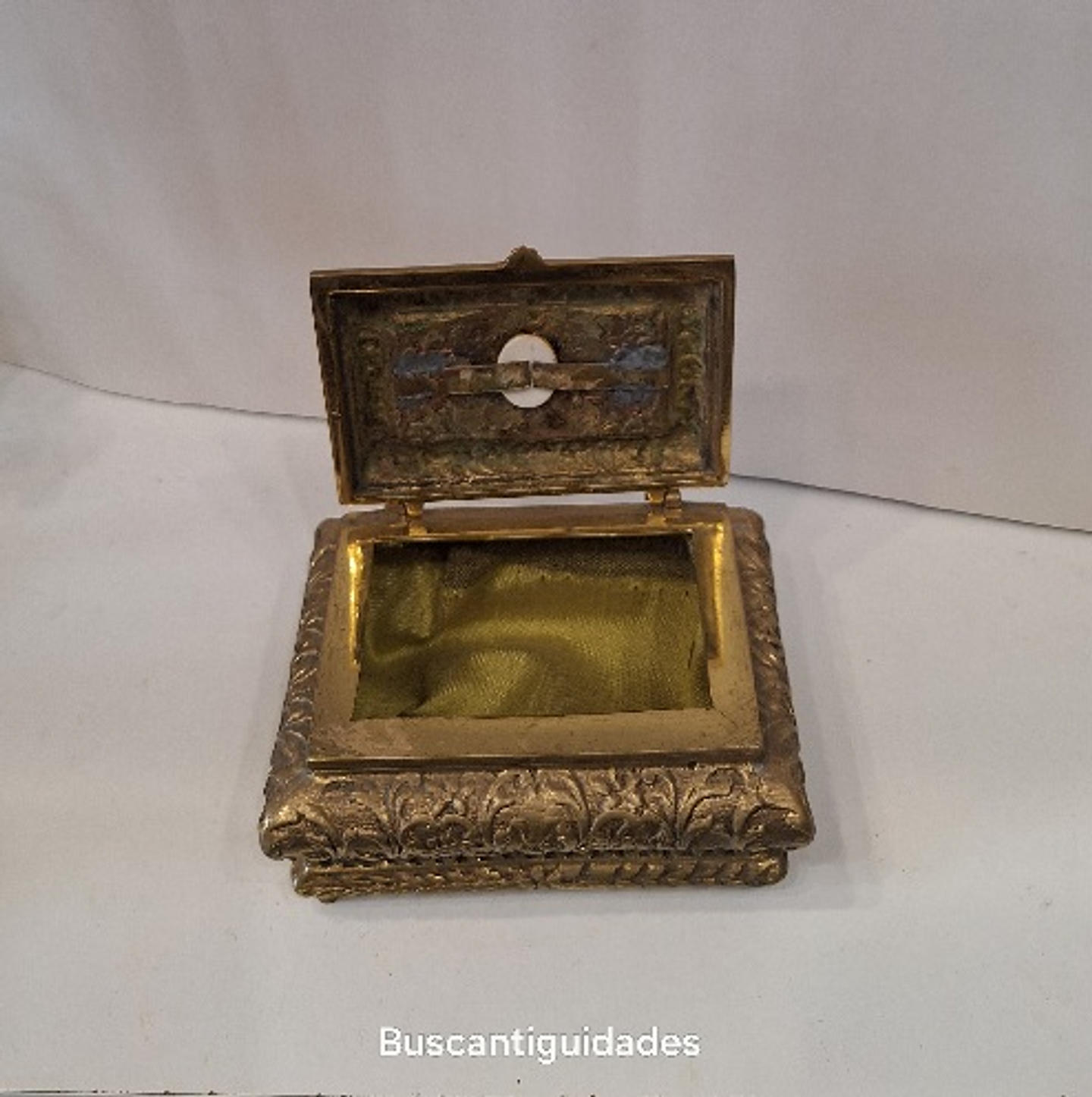 Caixa porta-Jóias em metal 4