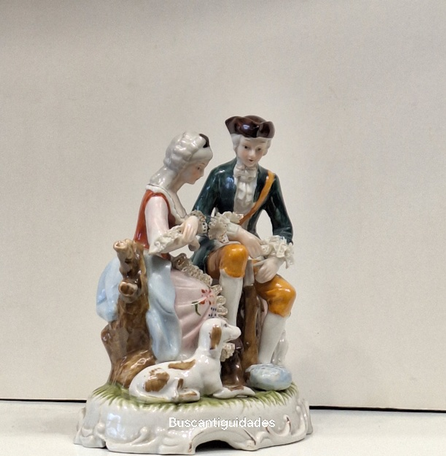 Grupo escultorico, casal romântico  2