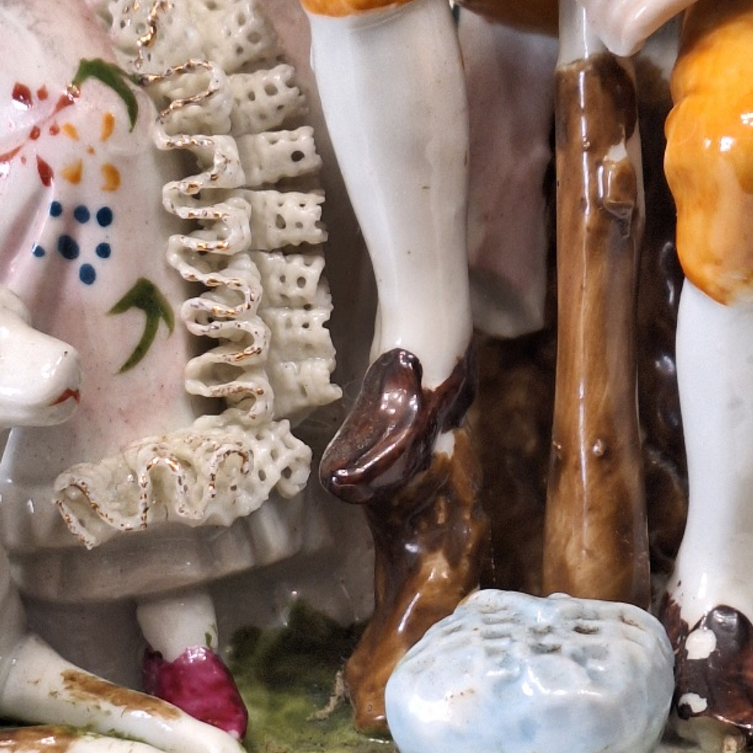 Grupo escultorico, casal romântico  7