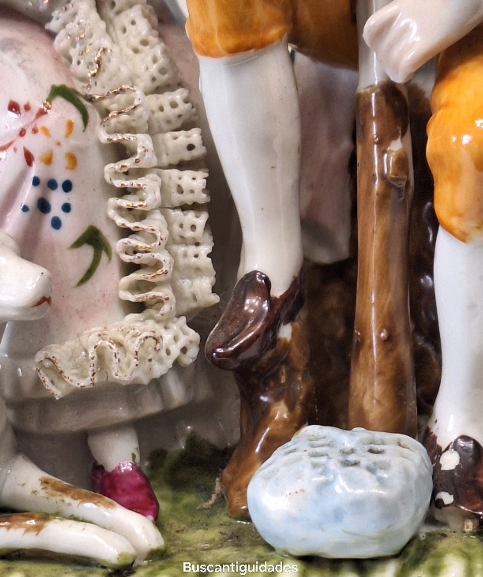 Grupo escultorico, casal romântico  7