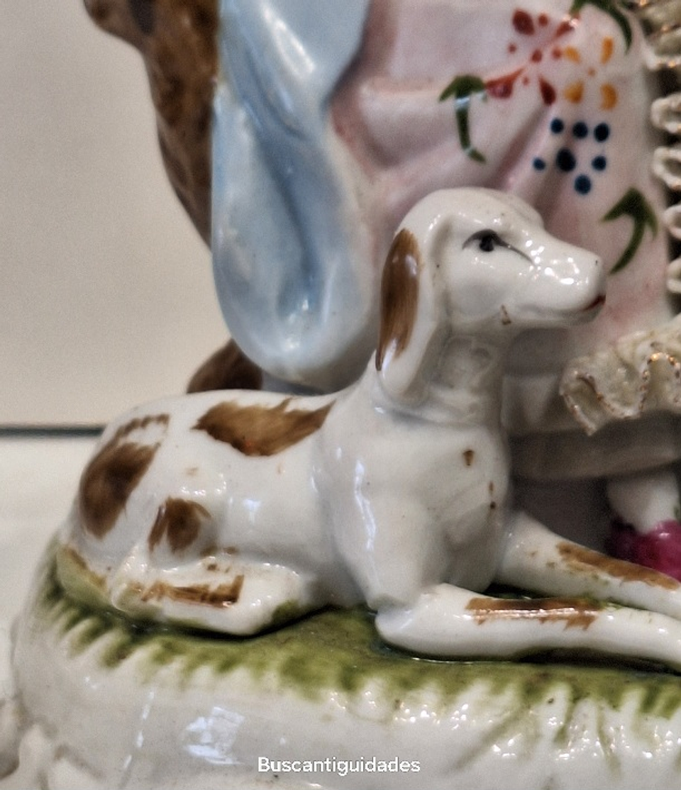 Grupo escultorico, casal romântico  8