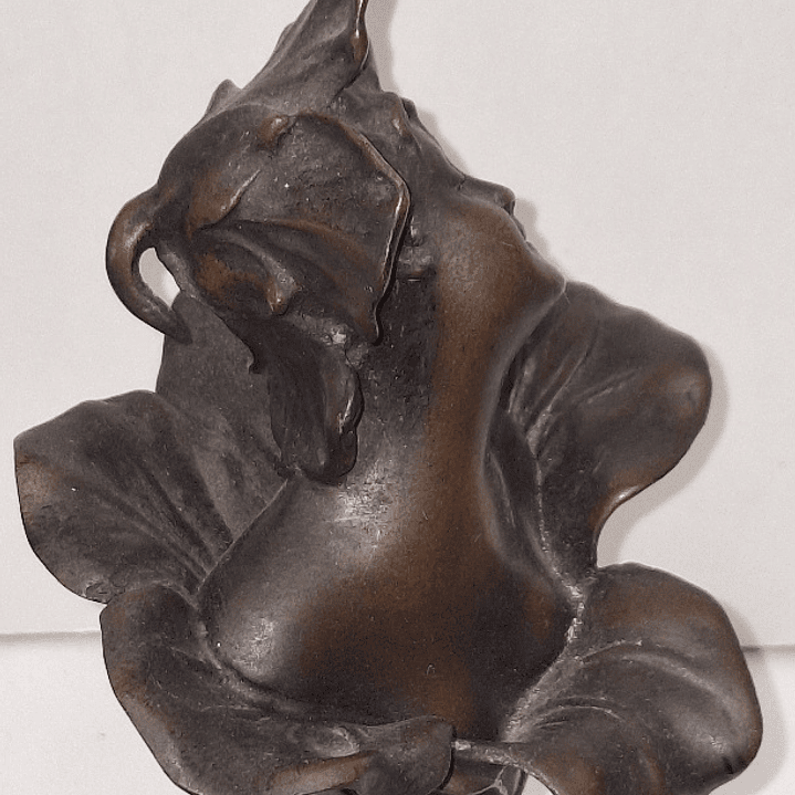 Escultura em bronze estilo art nouveau  3