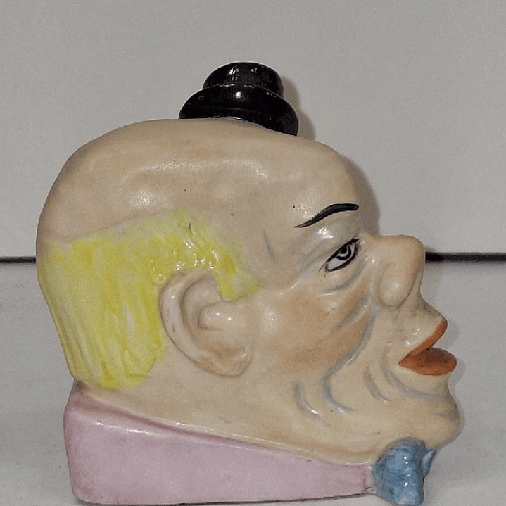 Paliteiro alemão em biscuit, palhaço.  2