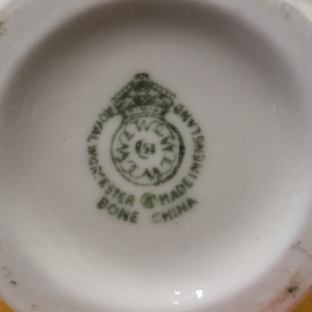 Mini leiteira em porcelana Royal Worcester 6