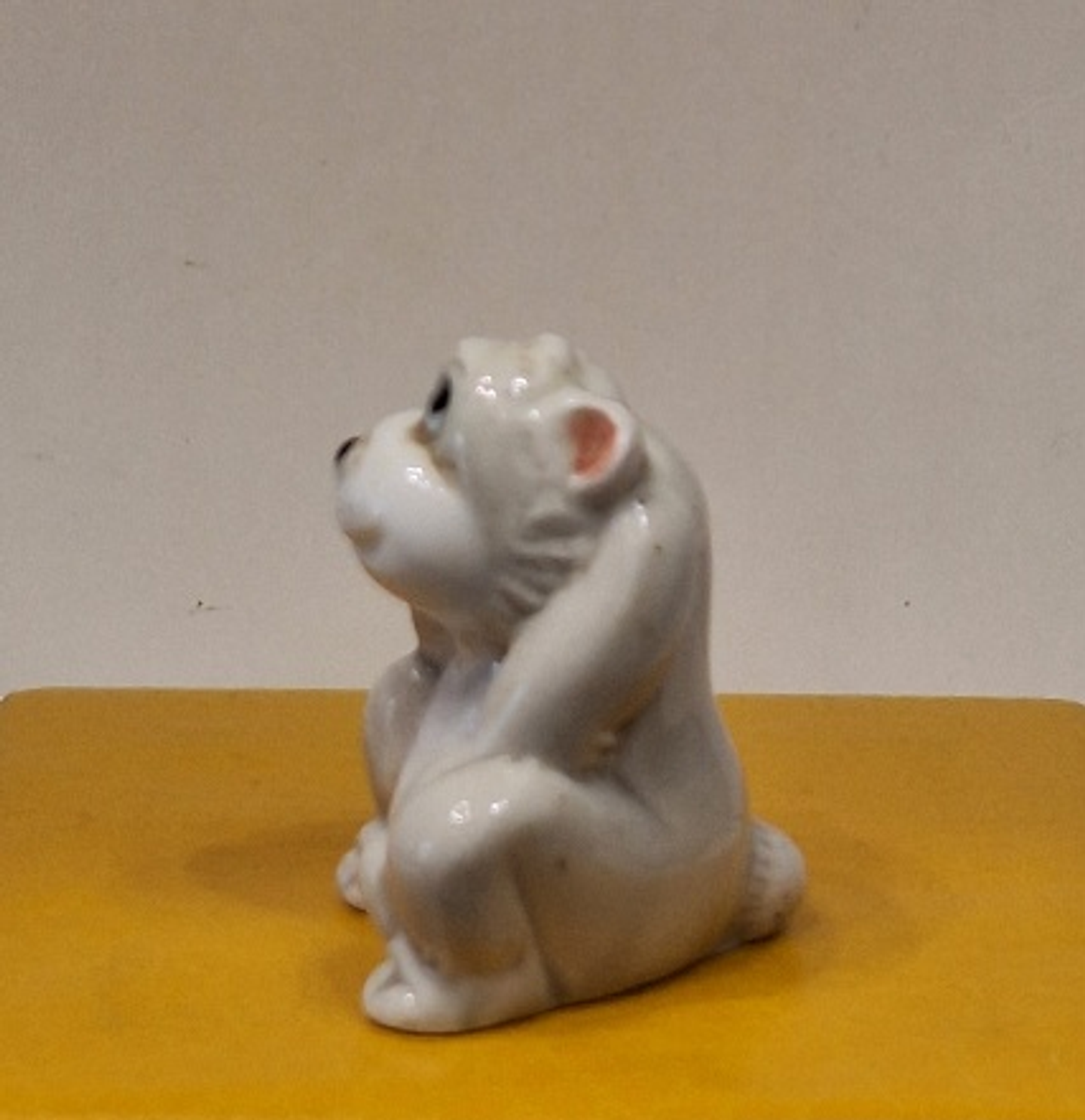 Estatueta vintage de macaco de porcelana 8