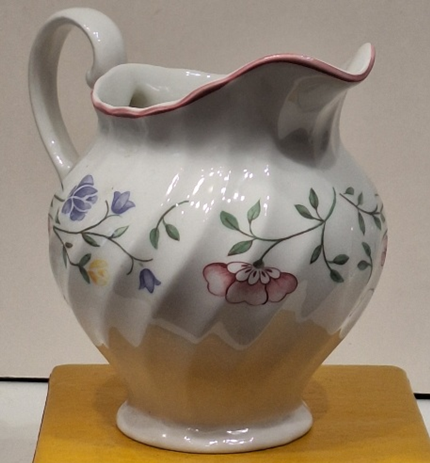 Cremeira em porcelana inglesa  2