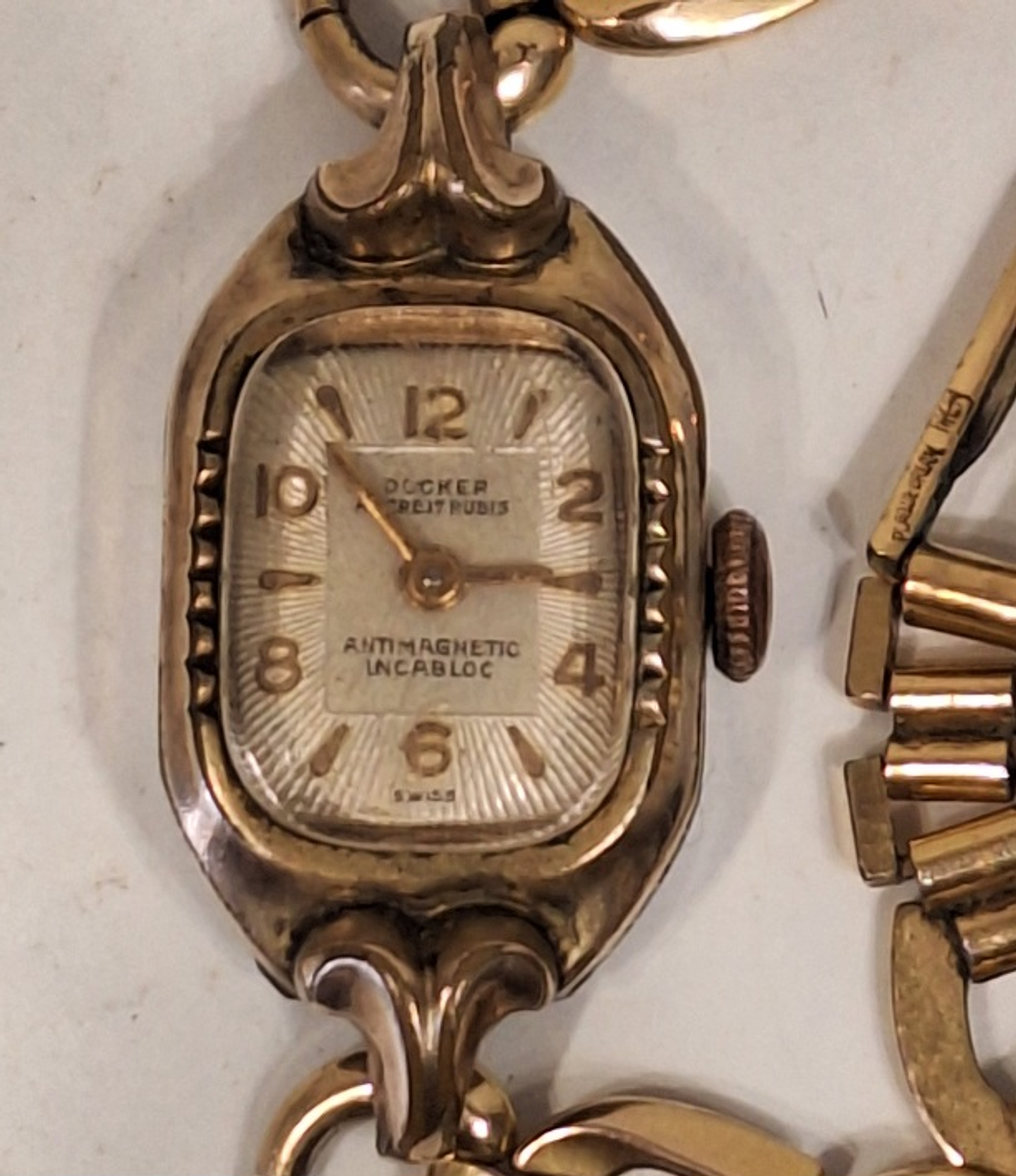 Relógio de pulso feminino Docker 1