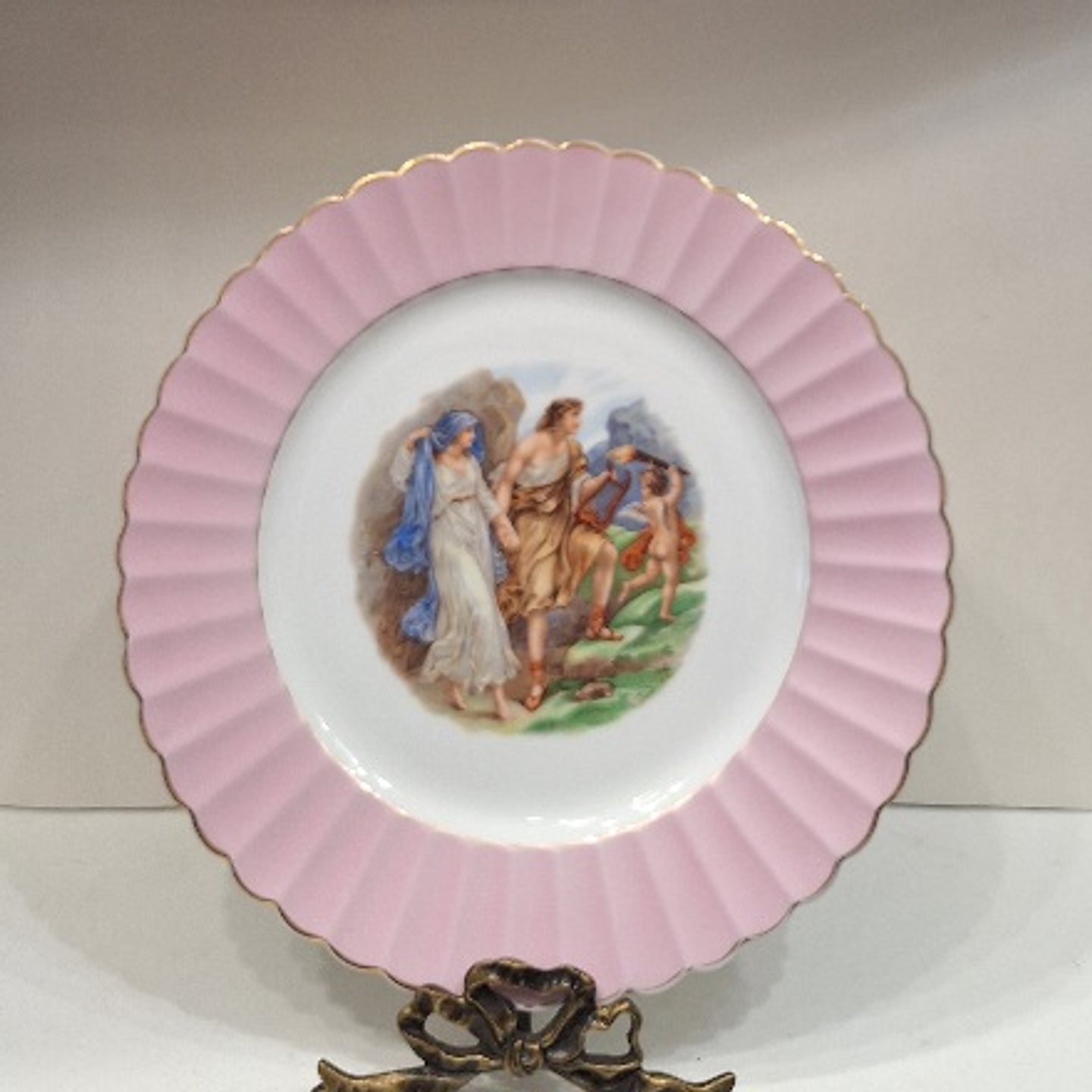 Prato decorativo em porcelana Vista Alegre  1