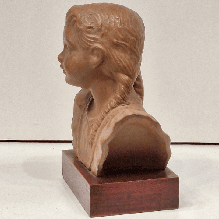 Alexander, Busto de menina em terracota  2