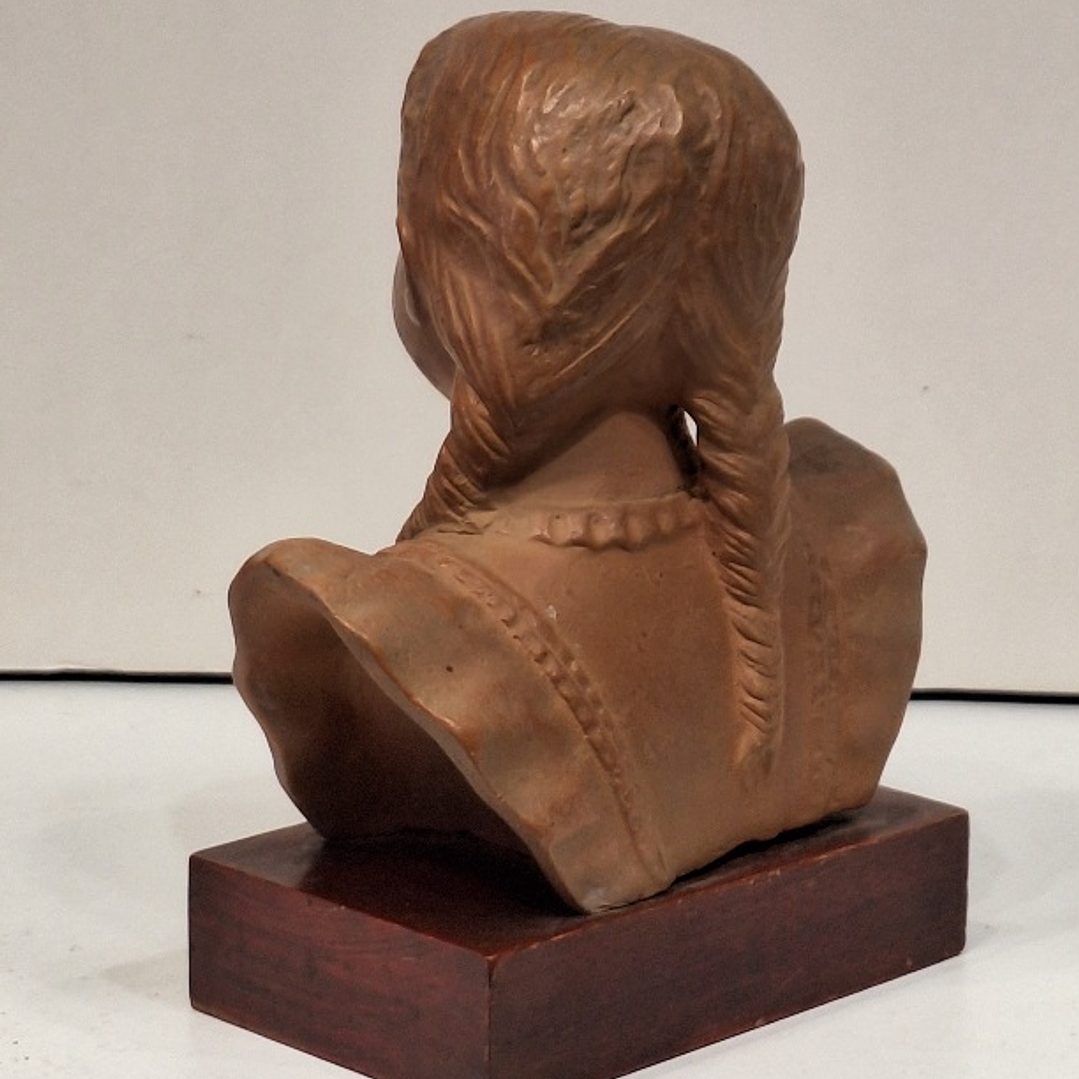 Alexander, Busto de menina em terracota  4