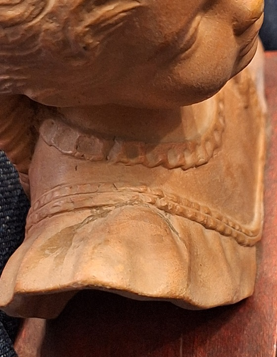Alexander, Busto de menina em terracota  5