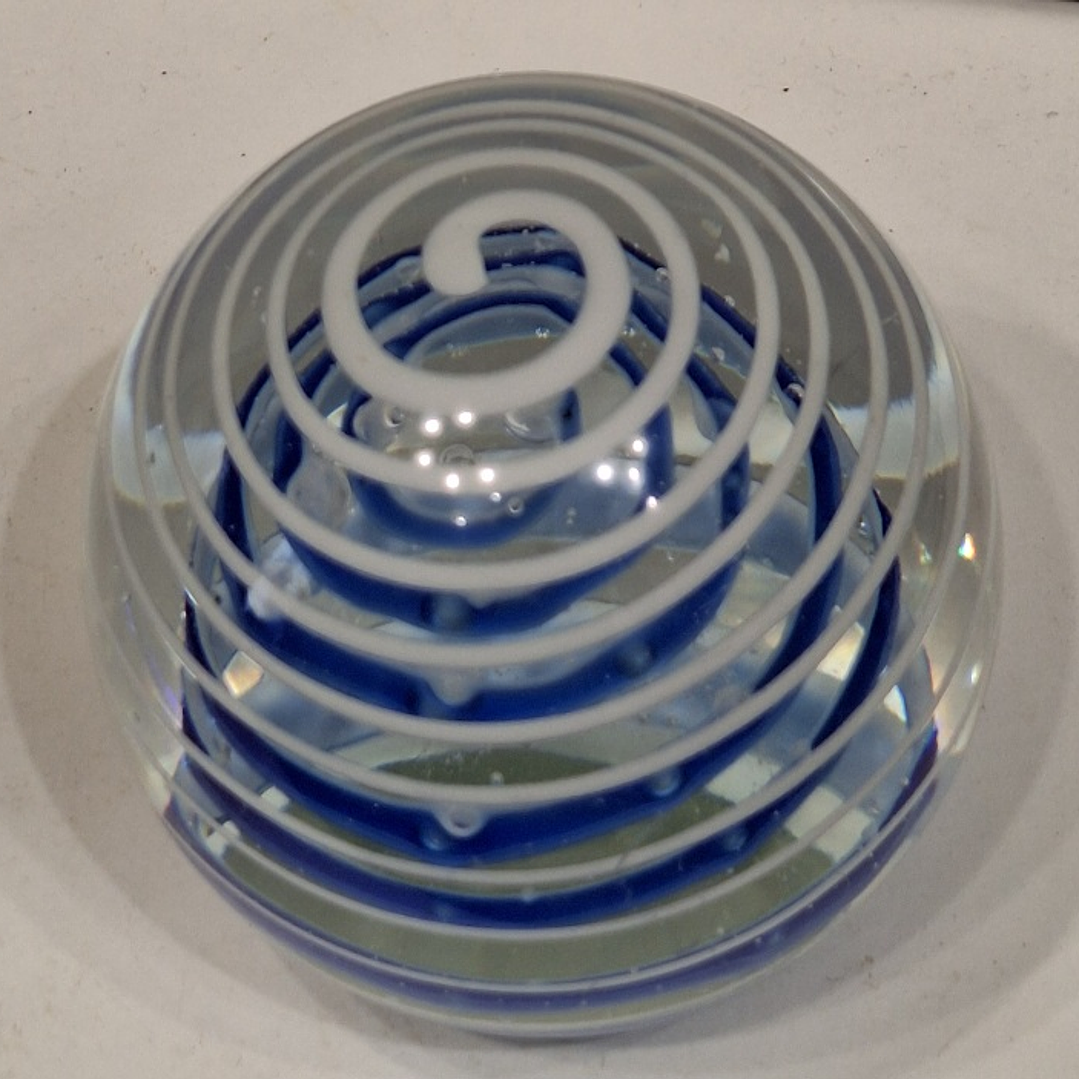 Pisa-papéis em cristal  1