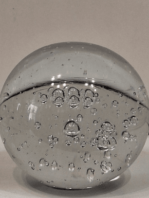 Pisa-papéis em cristal-bolha